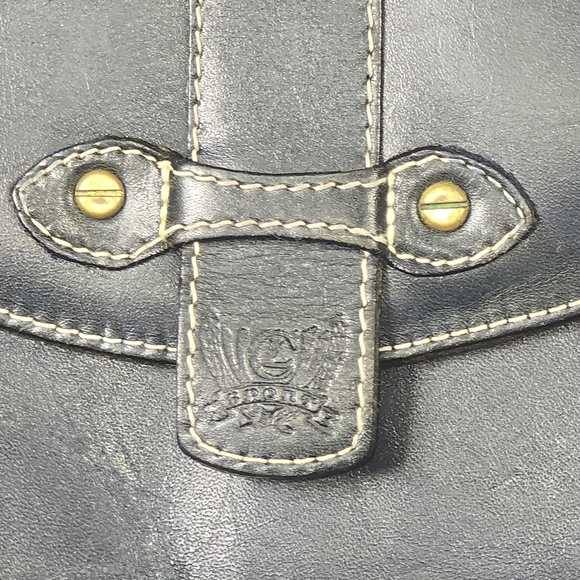Liz Claiborne Navy Crossbody Bag - Picture 2 of 10